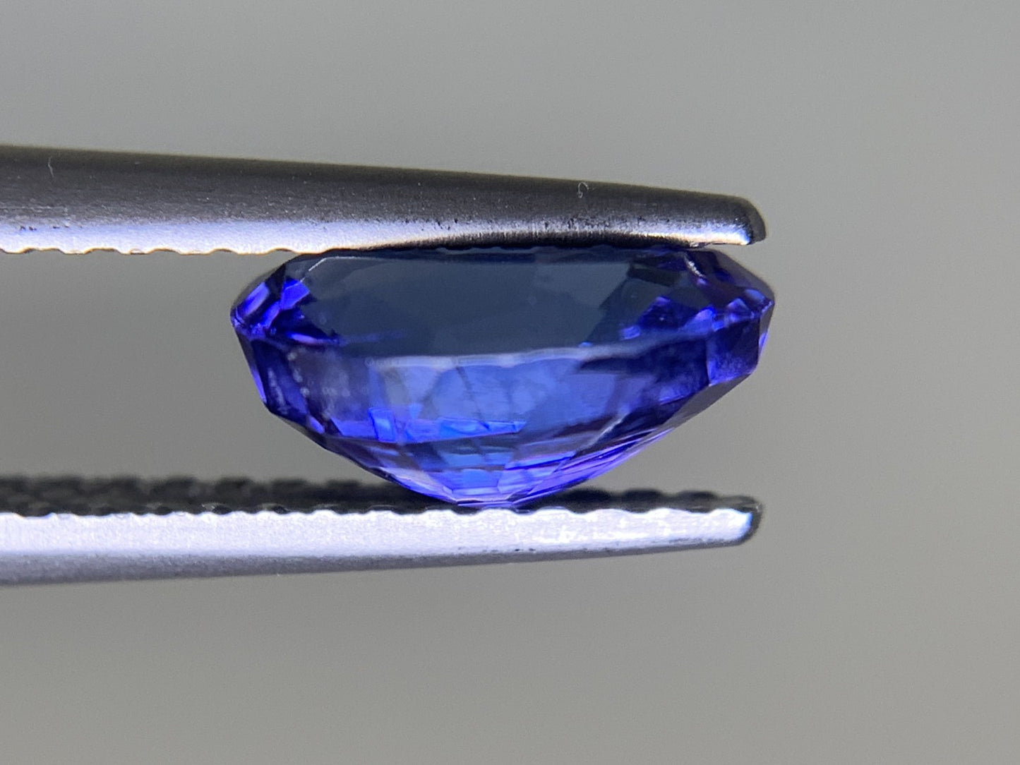 タンザナイト 1.597ct 宝石ソーティング付き 8.1㎜×6.1㎜×4.1㎜ ルース（ 裸石 ） 2000Y