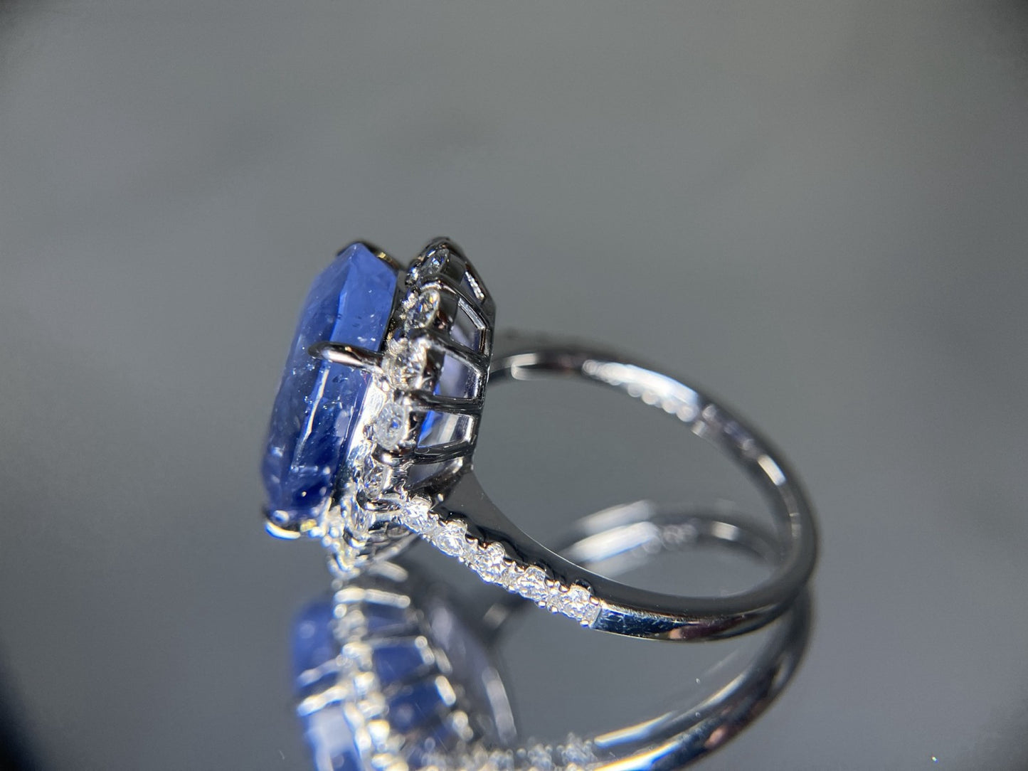 サファイア 10.05ct スリランカ産 Sri Lanka 非加熱 No Heat GRS鑑別書 D1.00ct PT900 7.8g 指輪 (JP12号) サイズ直し承ります。 2142S