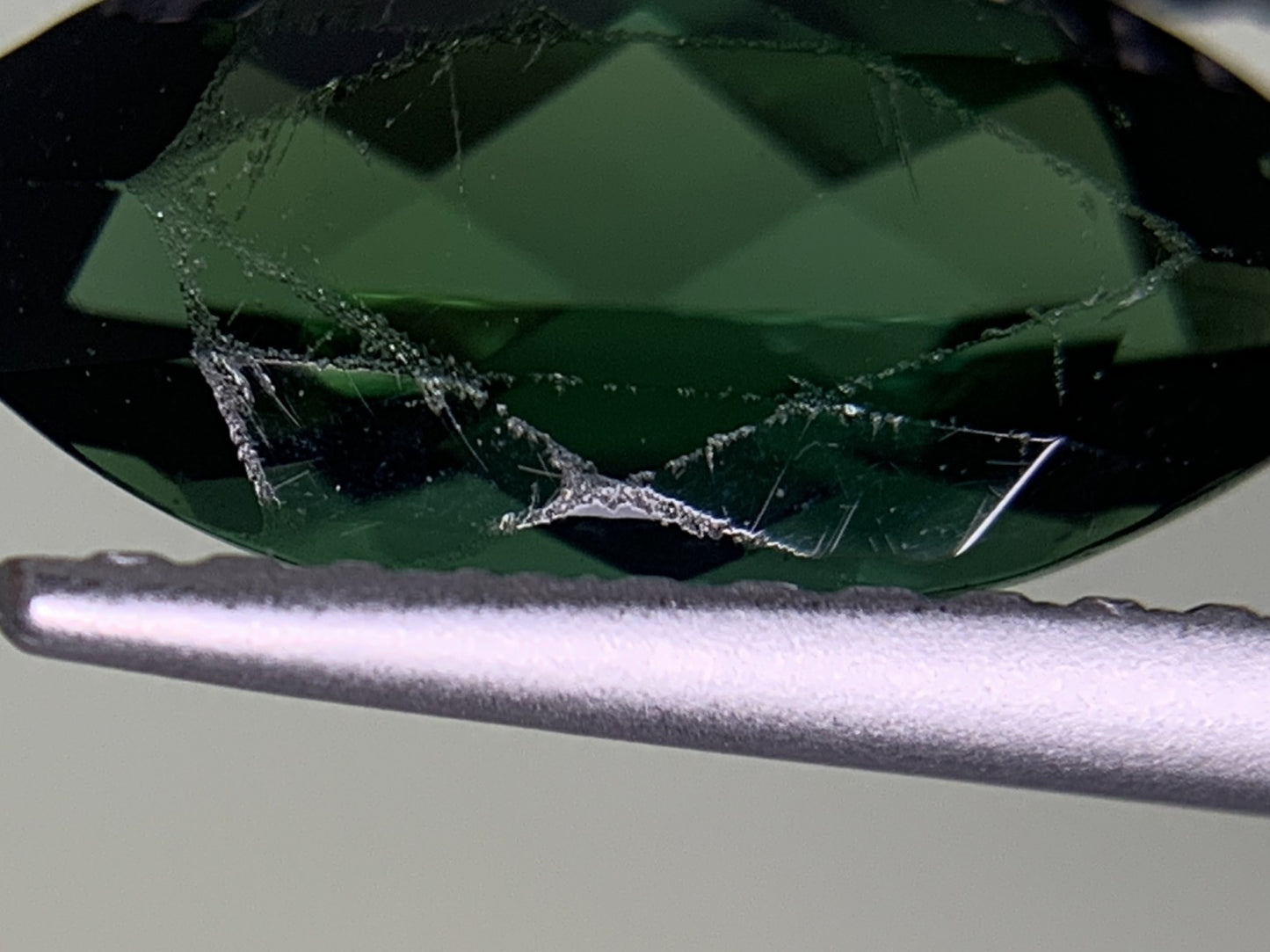 グリーントルマリン 1.60ct 宝石ソーティング付き  12.0㎜×5.7㎜×3.7㎜  ルース（ 裸石 ） 2206Y
