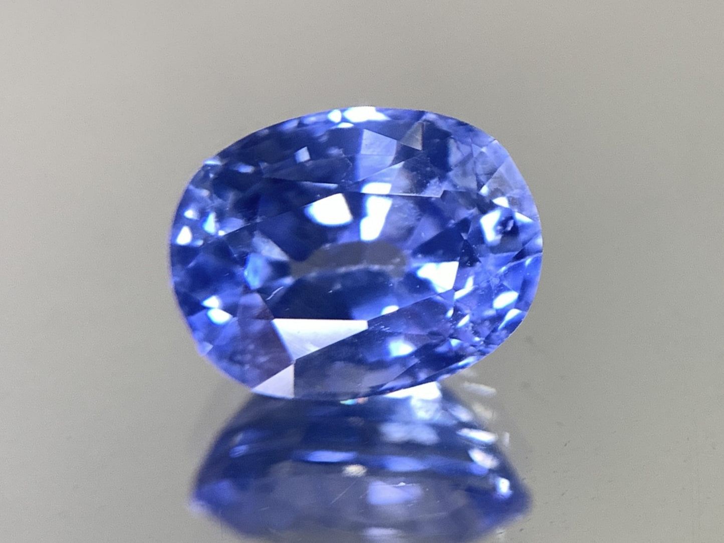 サファイア 3.376ct 宝石ソーティング付き  9.5㎜×7.3㎜×5.4㎜ ルース（ 裸石 ） 2285Y