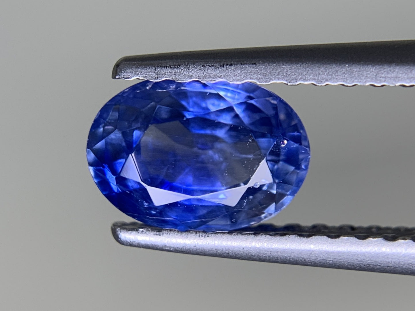 サファイア 1.134ct 宝石ソーティング付き  7.0㎜×5.1㎜×3.6㎜  ルース（ 裸石 ） 2320Y