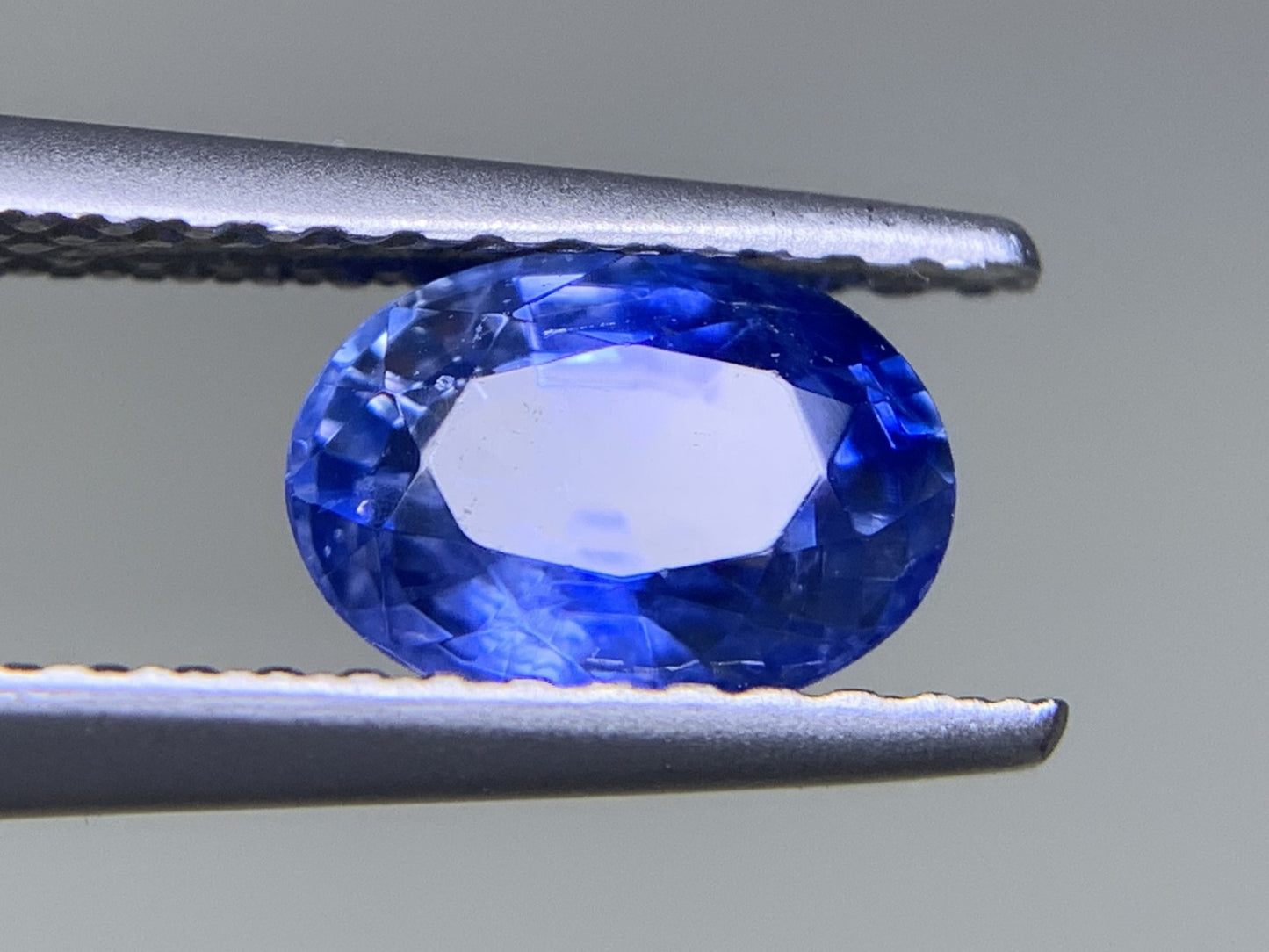 サファイア 1.134ct 宝石ソーティング付き  7.0㎜×5.1㎜×3.6㎜  ルース（ 裸石 ） 2320Y