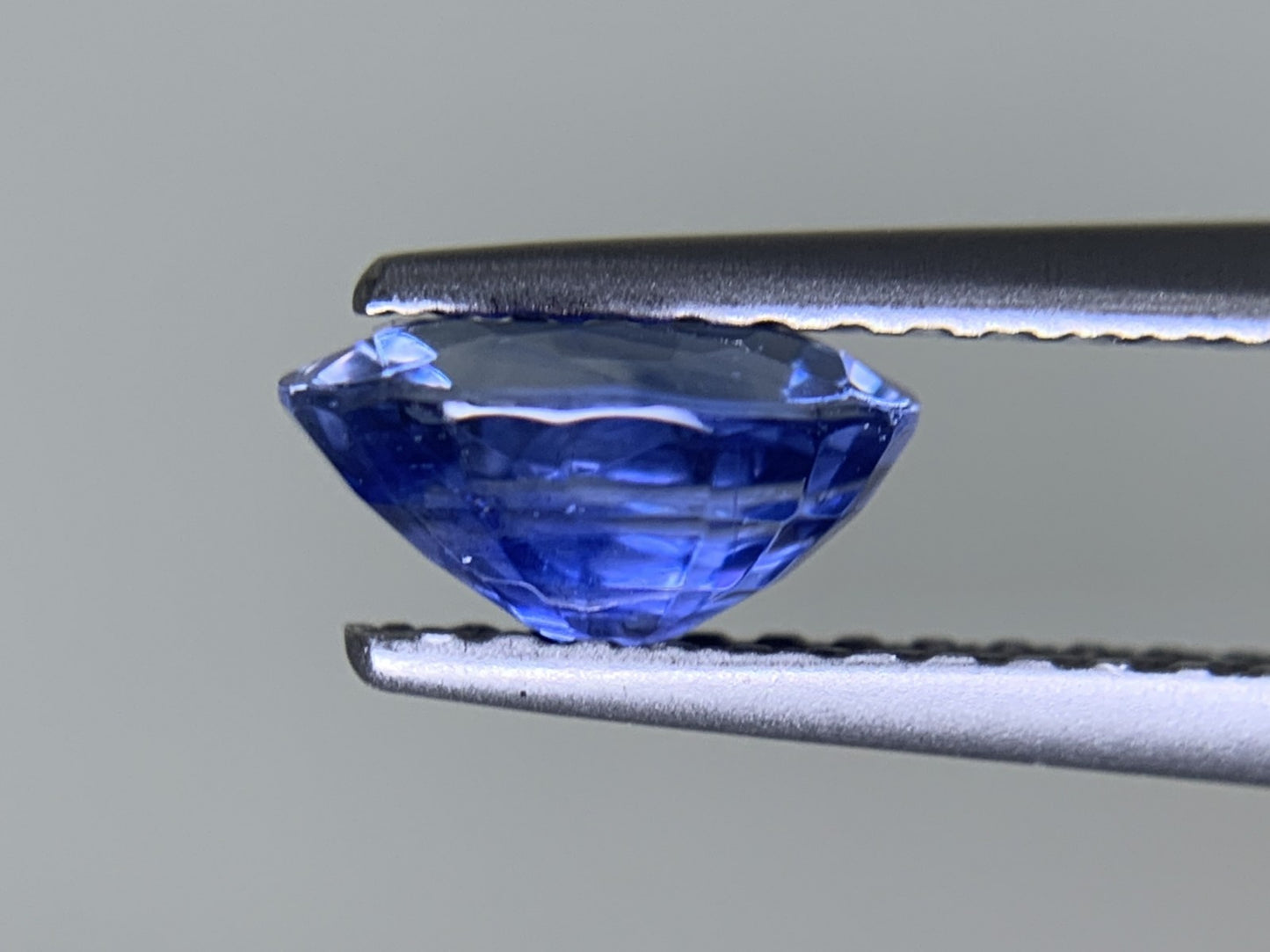 サファイア 1.134ct 宝石ソーティング付き  7.0㎜×5.1㎜×3.6㎜  ルース（ 裸石 ） 2320Y
