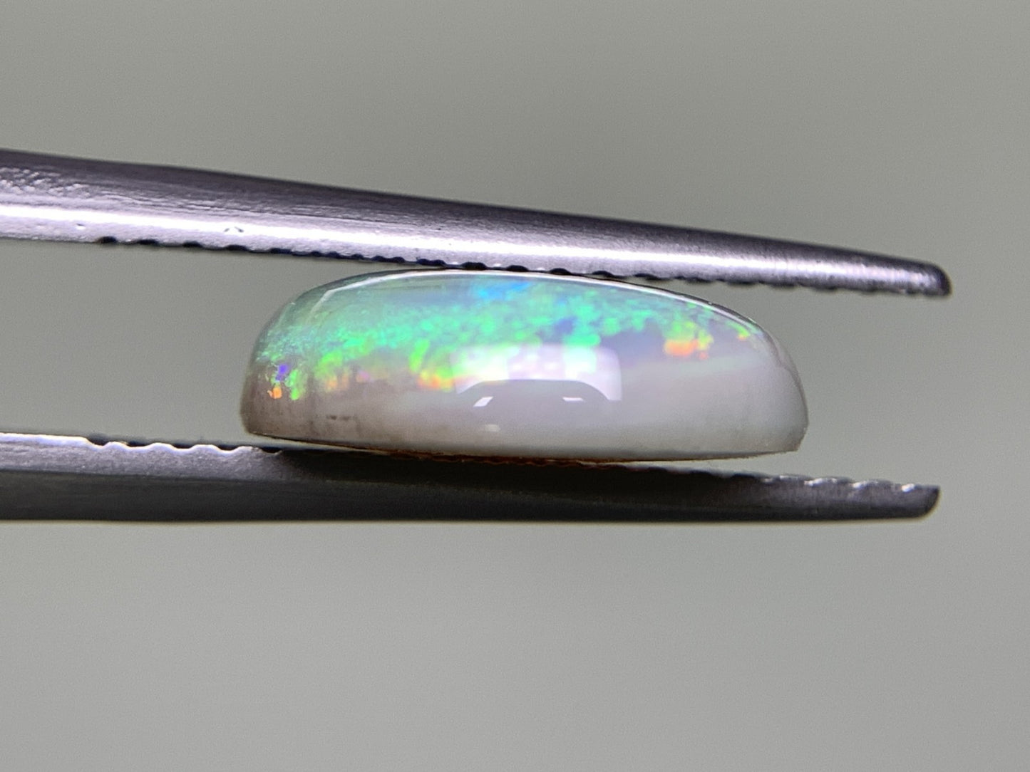 ブラックオパール 2.539ct 宝石ソーティング付き  11.1㎜×9.3㎜×3.7㎜  ルース（ 裸石 ） 2446Y