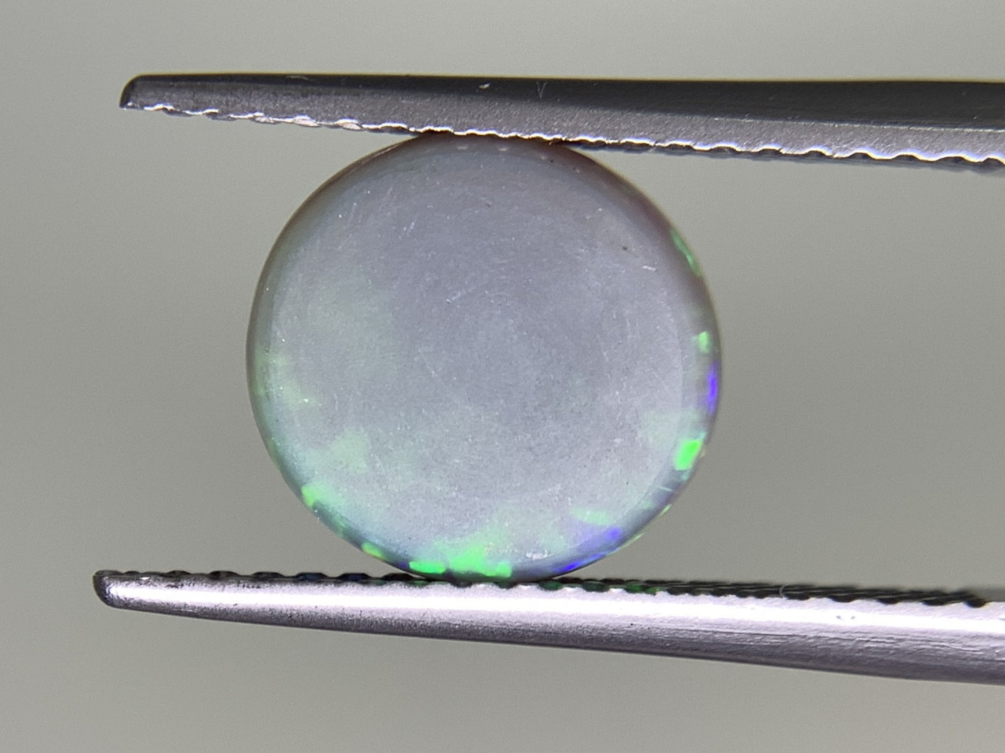 ブラックオパール 1.911ct 宝石ソーティング付き  8.9㎜×9.4㎜×3.7㎜  ルース（ 裸石 ） 2470Y