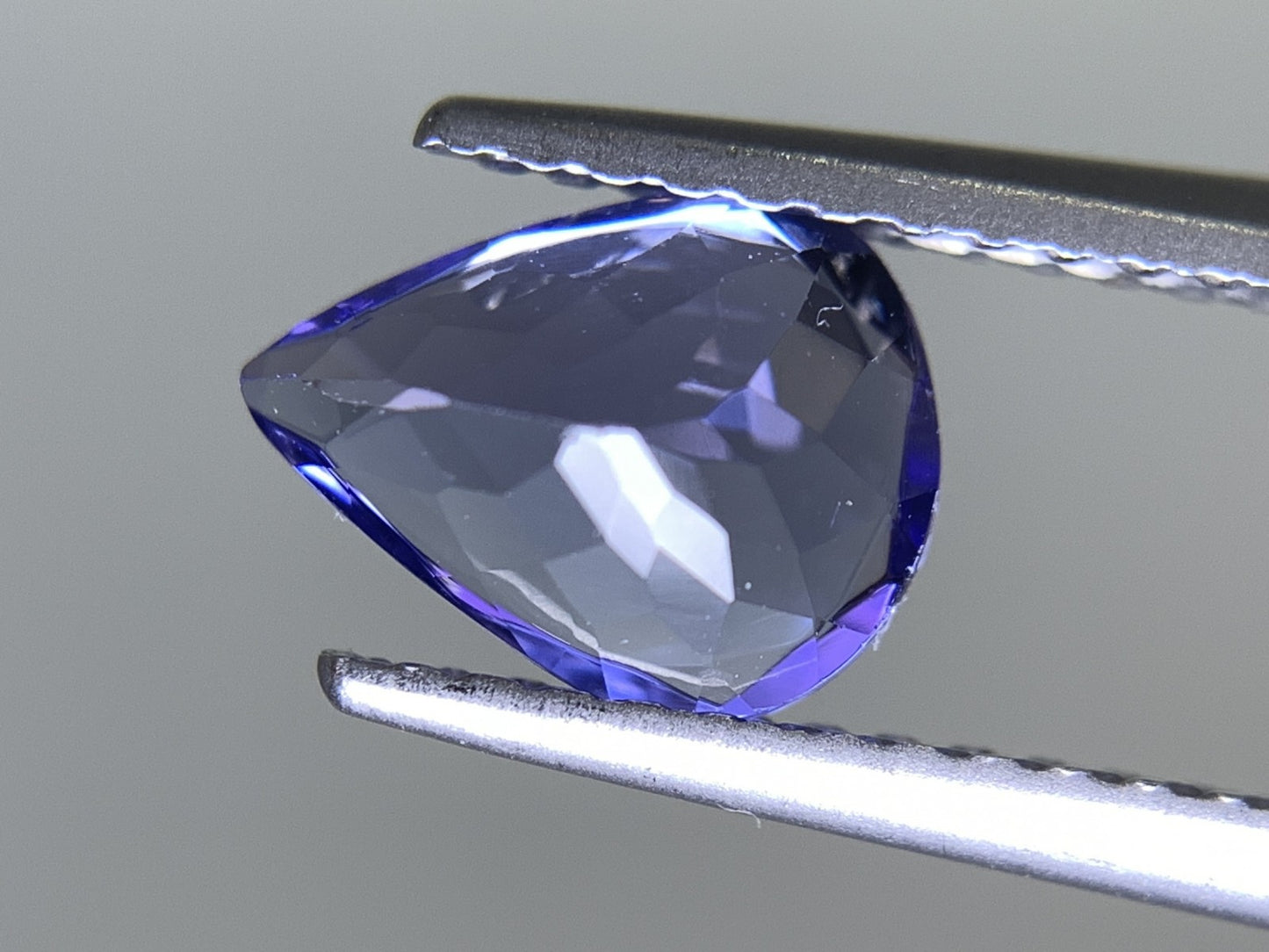 タンザナイト 1.165ct 宝石ソーティング付き  7.8㎜×5.9㎜×3.7㎜  ルース（ 裸石 ） 2477Y