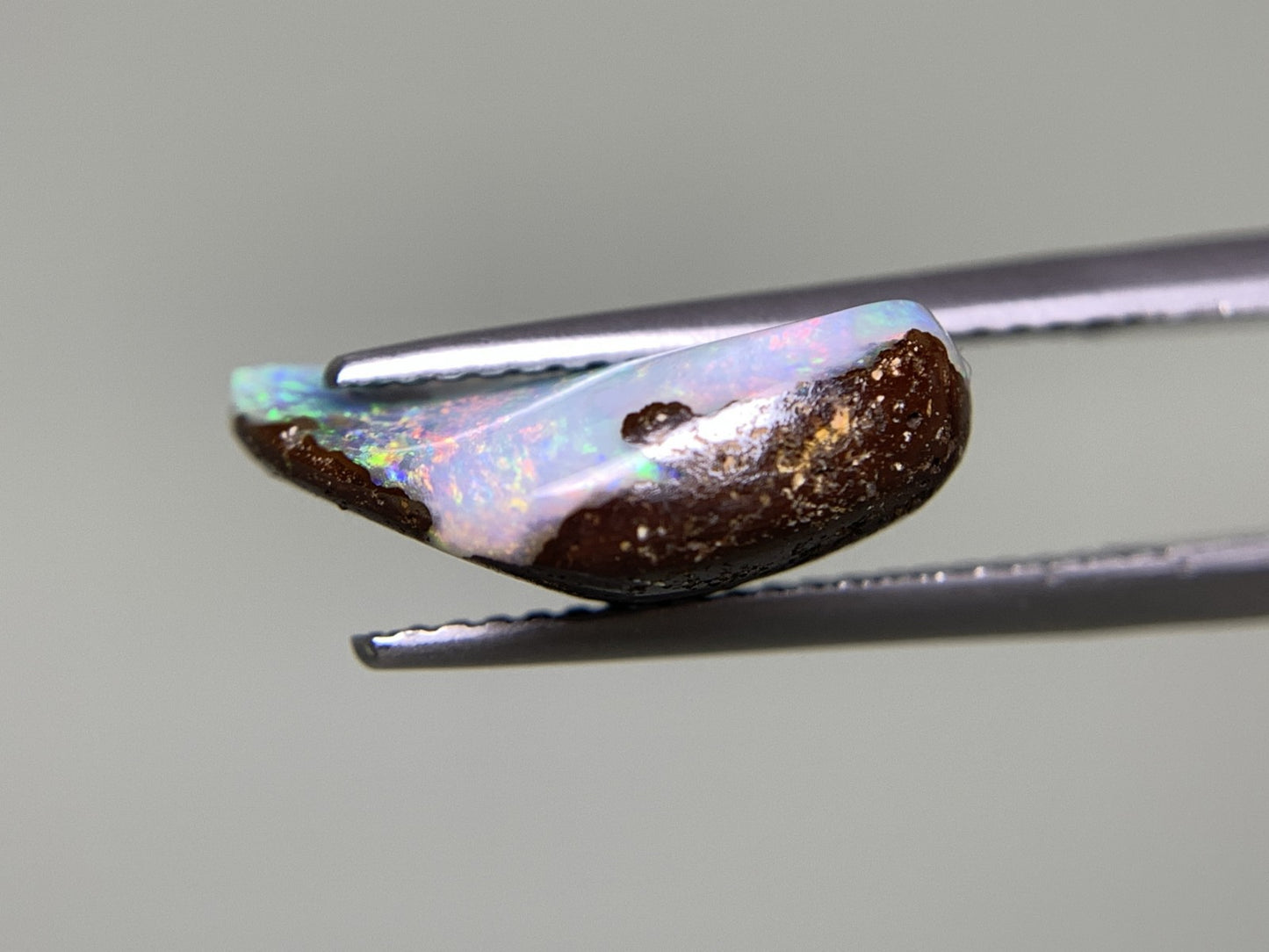 ボルダーオパール 4.655ct 宝石ソーティング付き  14.6㎜×10.2㎜×5.0㎜  ルース（ 裸石 ） 2480Y