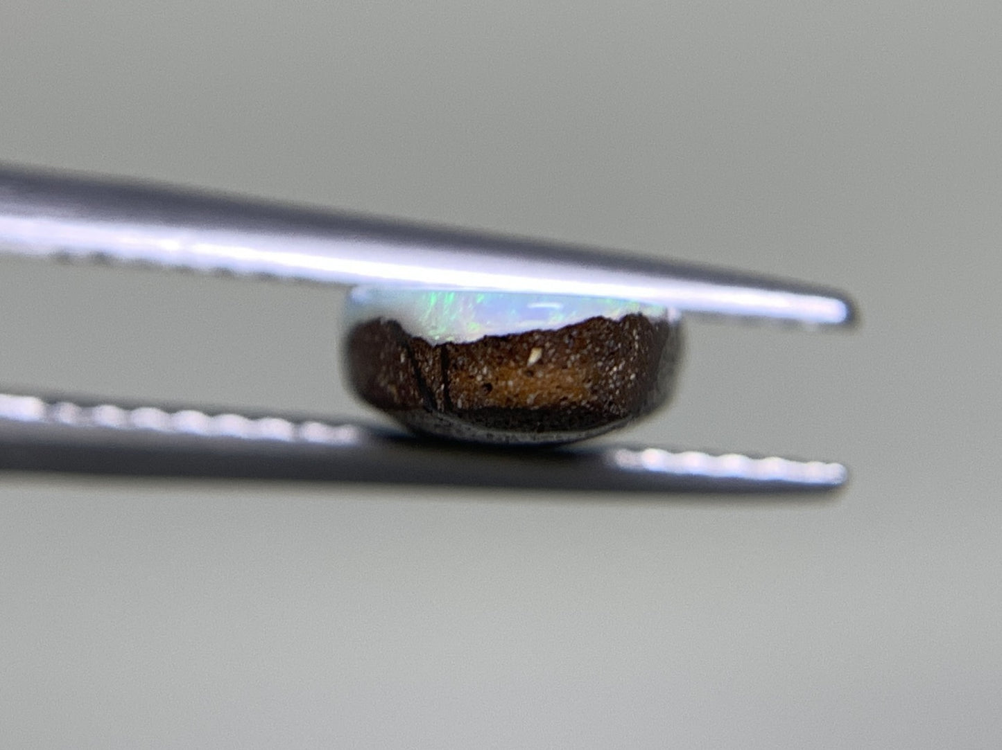 ボルダーオパール 2.936ct 宝石ソーティング付き  19.0㎜×7.0㎜×3.0㎜  ルース（ 裸石 ） 2505Y