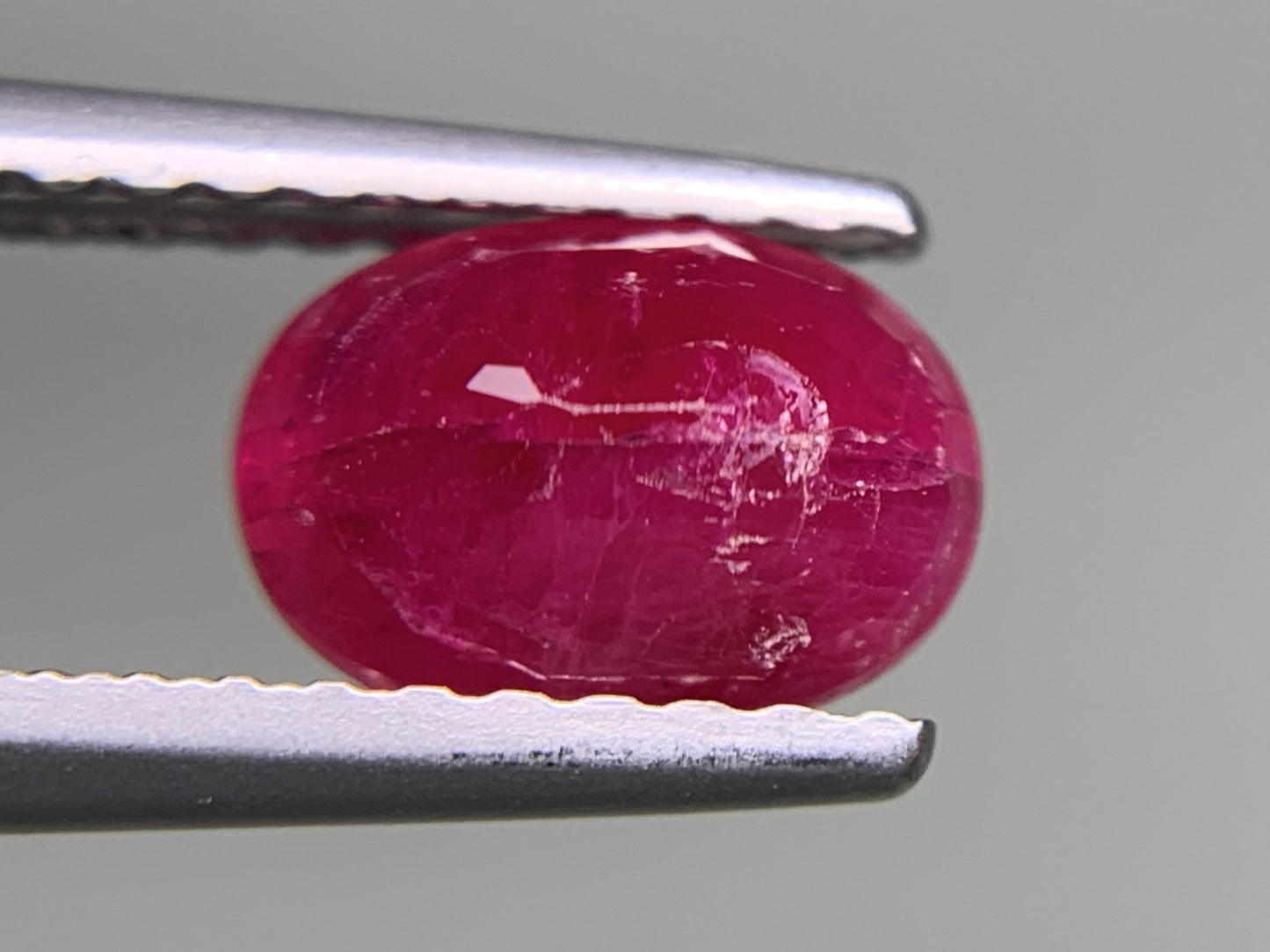 ルビー 1.083ct  宝石ソーティング付き  7.1㎜×5.1㎜×2.9㎜  天然 ルース（ 裸石 ） 2518Y