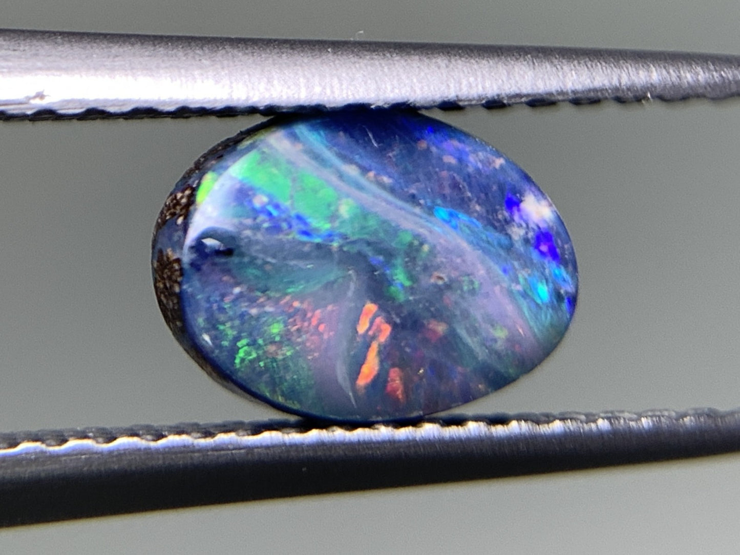 ボルダーオパール 1.225ct 宝石ソーティング付き  7.6㎜×5.9㎜×4.0㎜  ルース（ 裸石 ） 2520Y