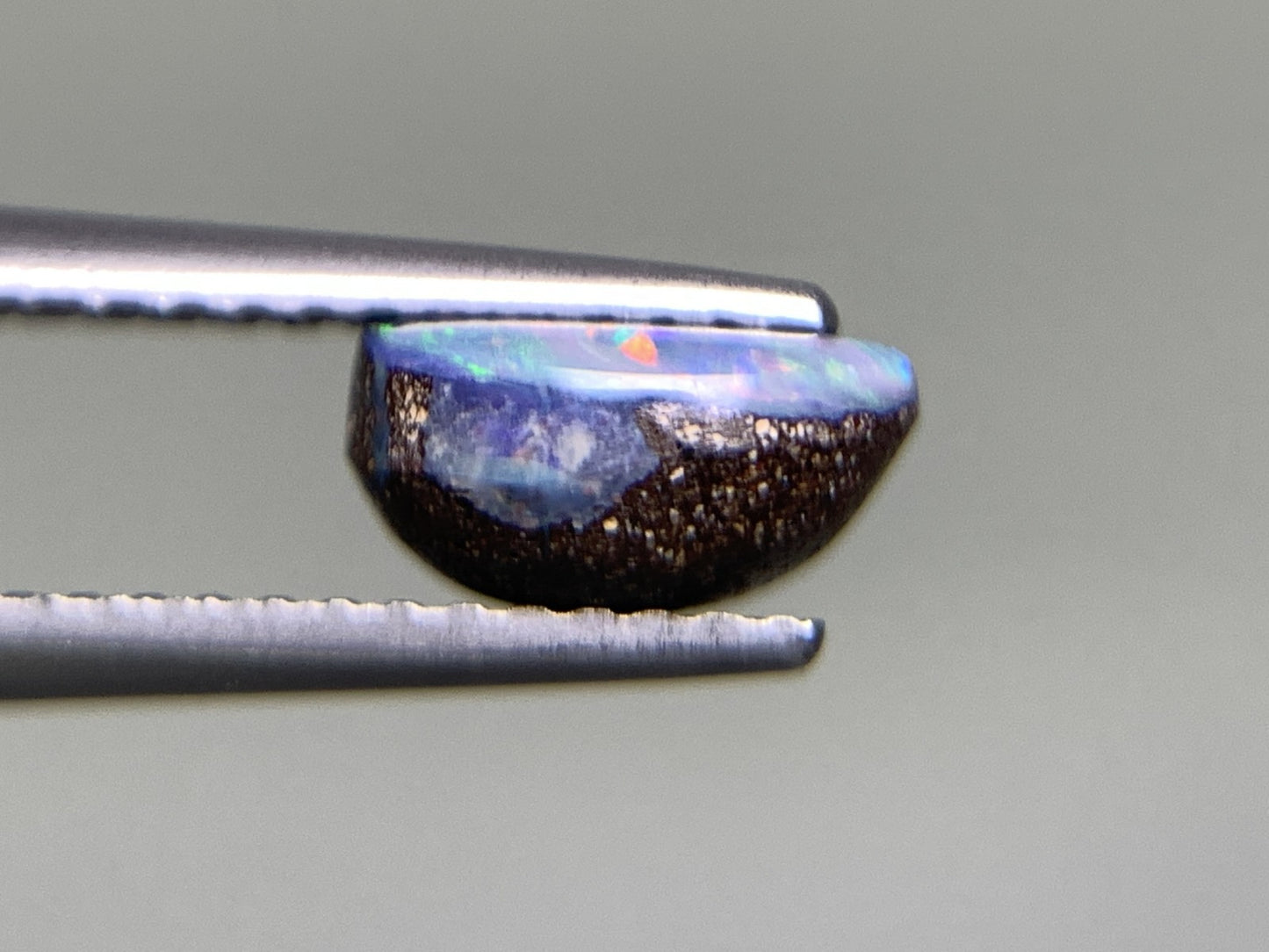 ボルダーオパール 1.225ct 宝石ソーティング付き  7.6㎜×5.9㎜×4.0㎜  ルース（ 裸石 ） 2520Y