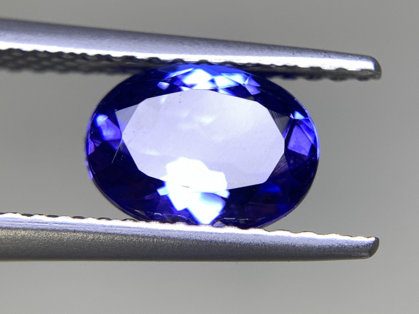 タンザナイト 1.53ct 宝石ソーティング付き  8.1㎜×6.1㎜×4.0㎜ ルース（ 裸石 ） 2548Y