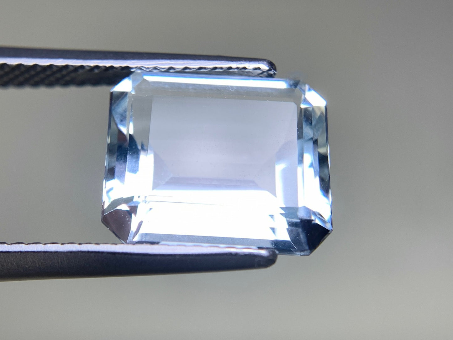 アクアマリン 5.237ct 宝石ソーティング付き  10.1㎜×12.2㎜×5.7㎜  ルース（ 裸石 ） 2586Y