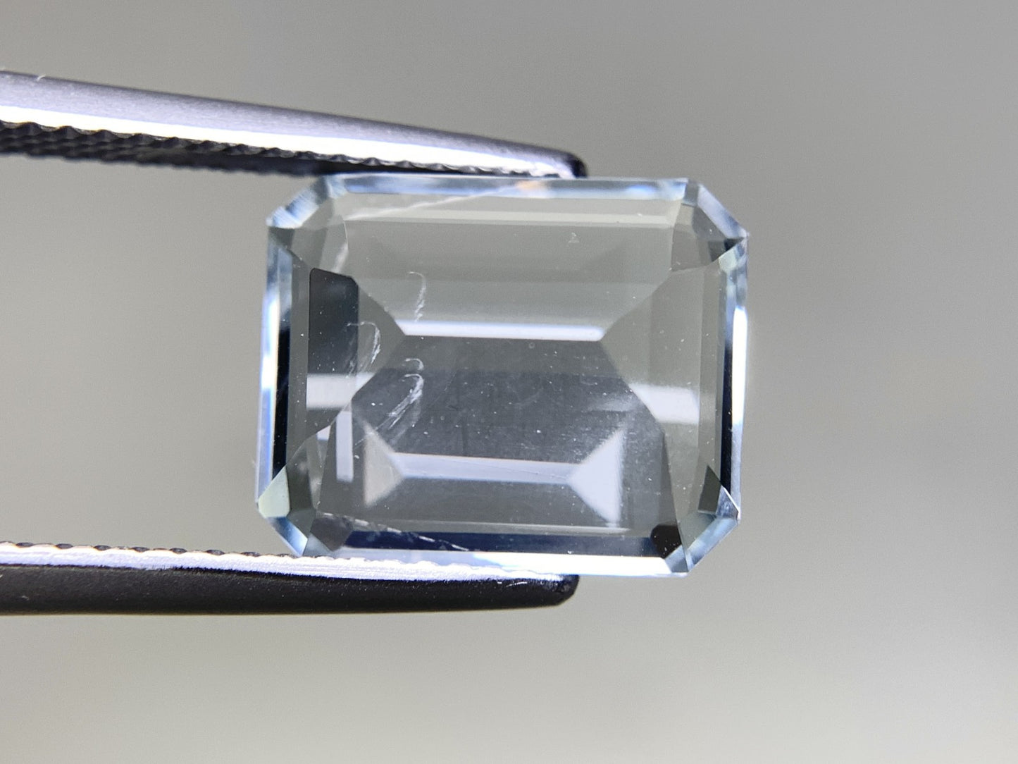 アクアマリン 5.237ct 宝石ソーティング付き  10.1㎜×12.2㎜×5.7㎜  ルース（ 裸石 ） 2586Y