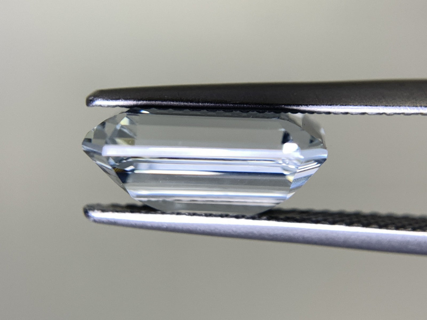 アクアマリン 5.237ct 宝石ソーティング付き  10.1㎜×12.2㎜×5.7㎜  ルース（ 裸石 ） 2586Y