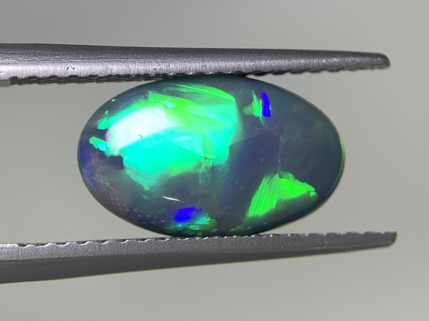 ブラックオパール 1.778ct 宝石ソーティング付き  12.0㎜×7.4㎜×3.5㎜  ルース（ 裸石 ） 2601Y