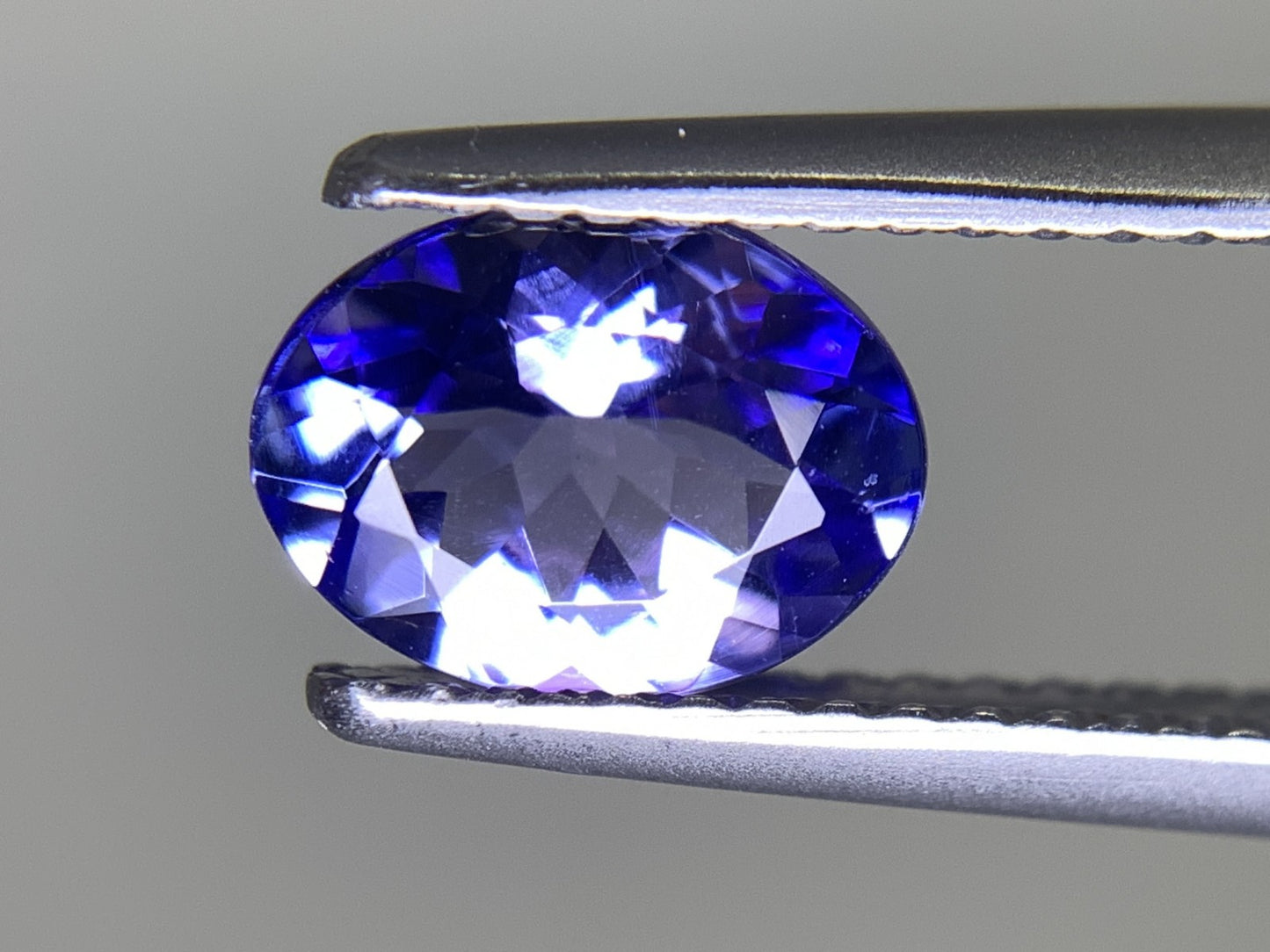 タンザナイト 1.129ct 宝石ソーティング付き  7.9㎜×6.0㎜×3.6㎜  ルース（ 裸石 ） 2062Y