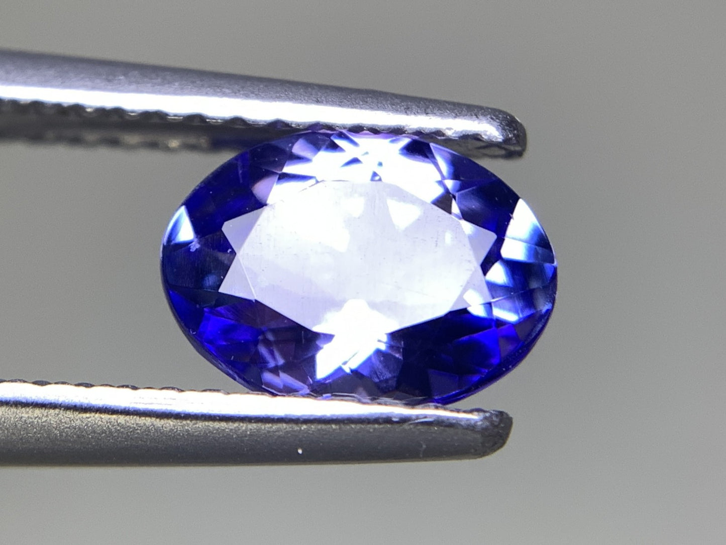 タンザナイト 1.129ct 宝石ソーティング付き  7.9㎜×6.0㎜×3.6㎜  ルース（ 裸石 ） 2062Y