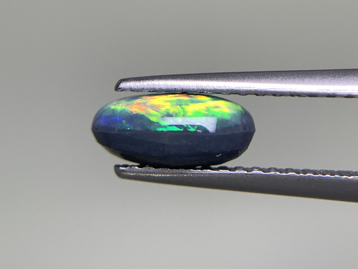 ブラックオパール 1.114ct 宝石ソーティング付き 8.3㎜×5.7㎜×3.7㎜ ルース（ 裸石 ） 2629Y