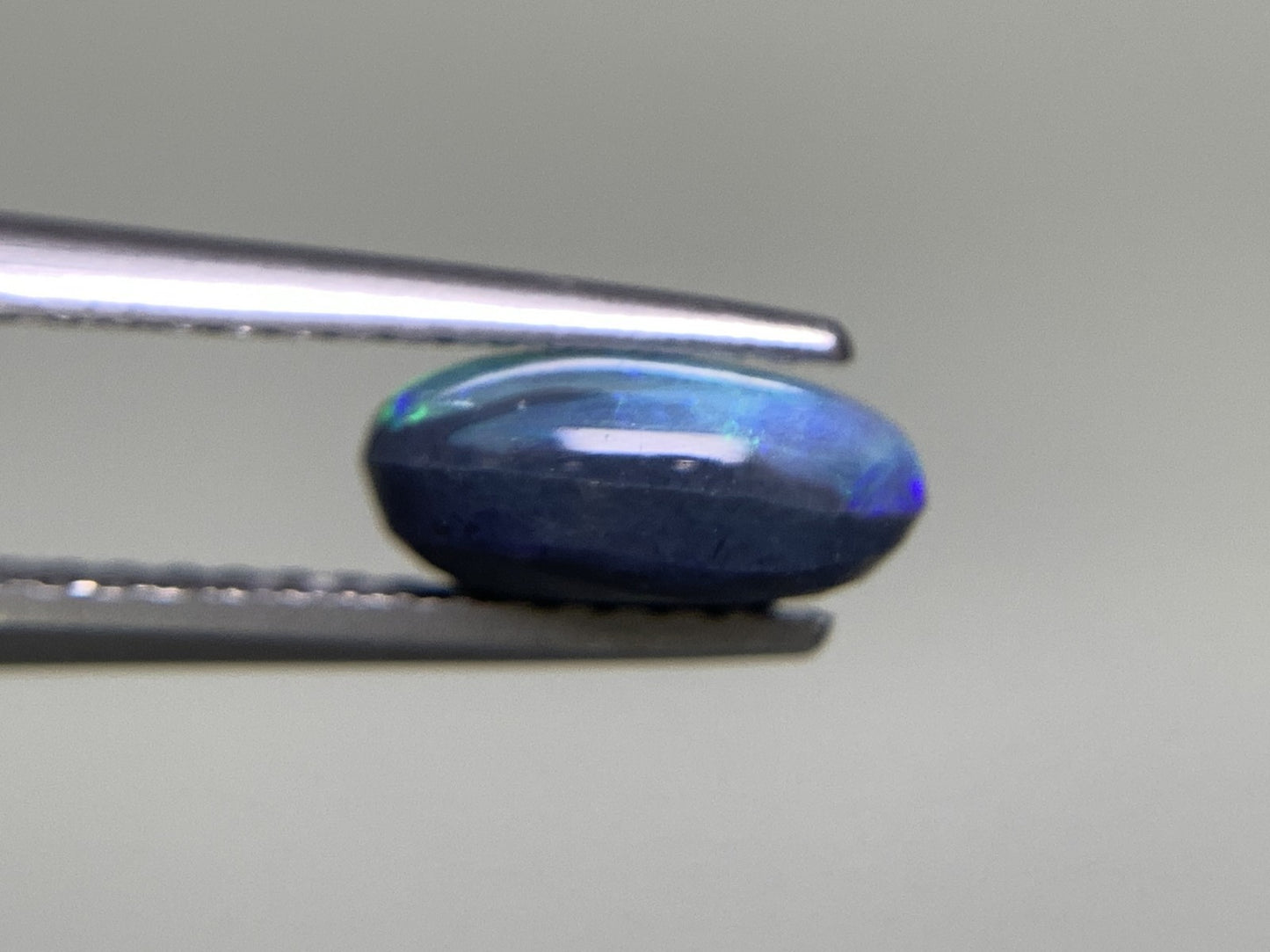 ブラックオパール 1.114ct 宝石ソーティング付き 8.3㎜×5.7㎜×3.7㎜ ルース（ 裸石 ） 2629Y