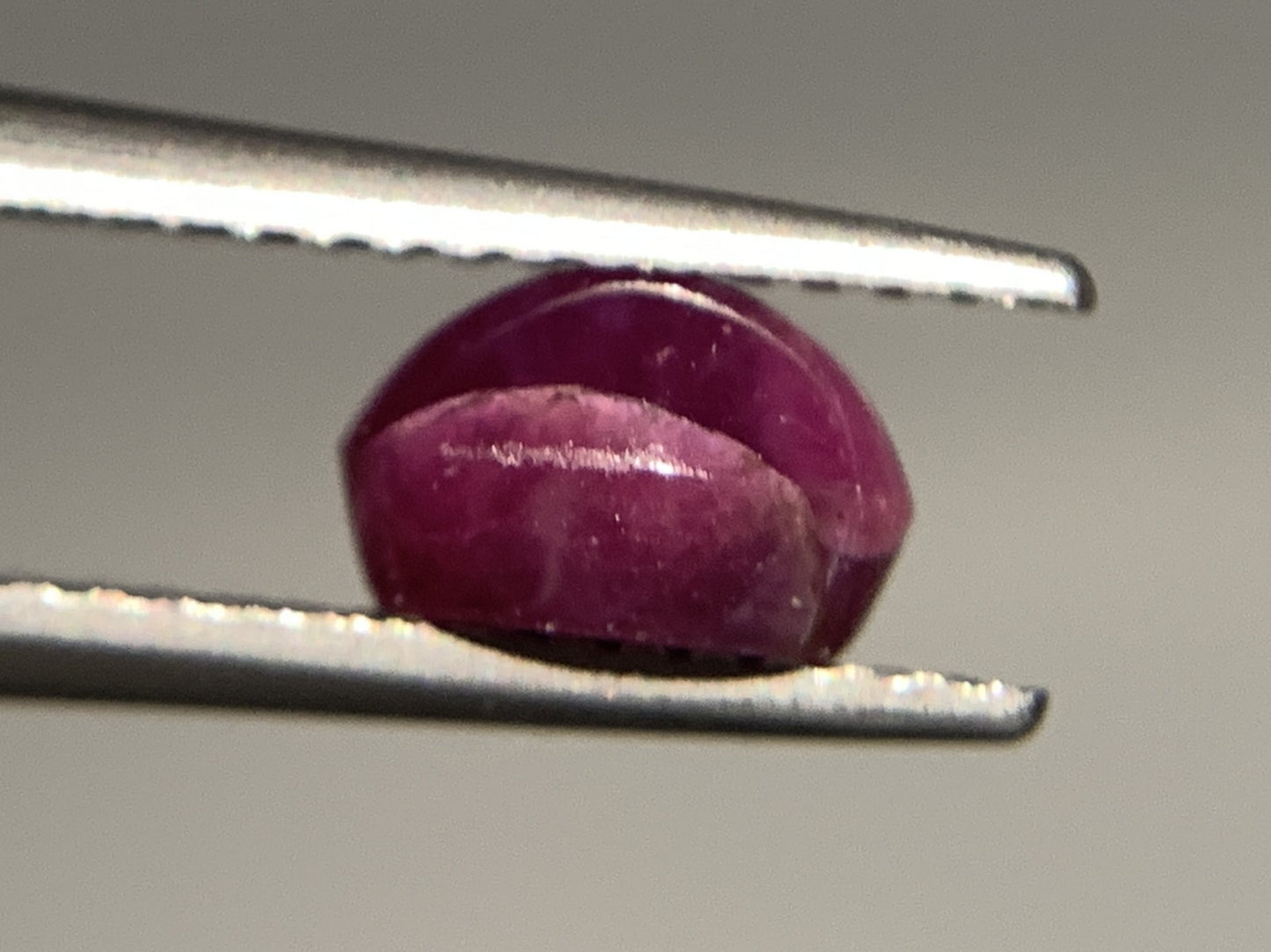 スタールビー 1.727ct 宝石ソーティング付き  6.7㎜×5.0㎜×4.4㎜  ルース（ 裸石 ） 2632Y
