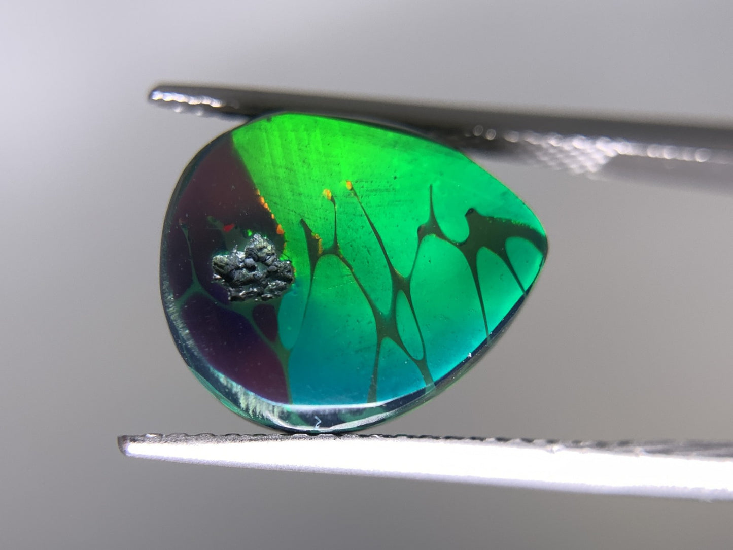 ハニカムブラックオパール(黒色化) 5.758ct 宝石ソーティング付き  13.0㎜×11.0㎜×7.6㎜  ルース（ 裸石 ） 2635Y