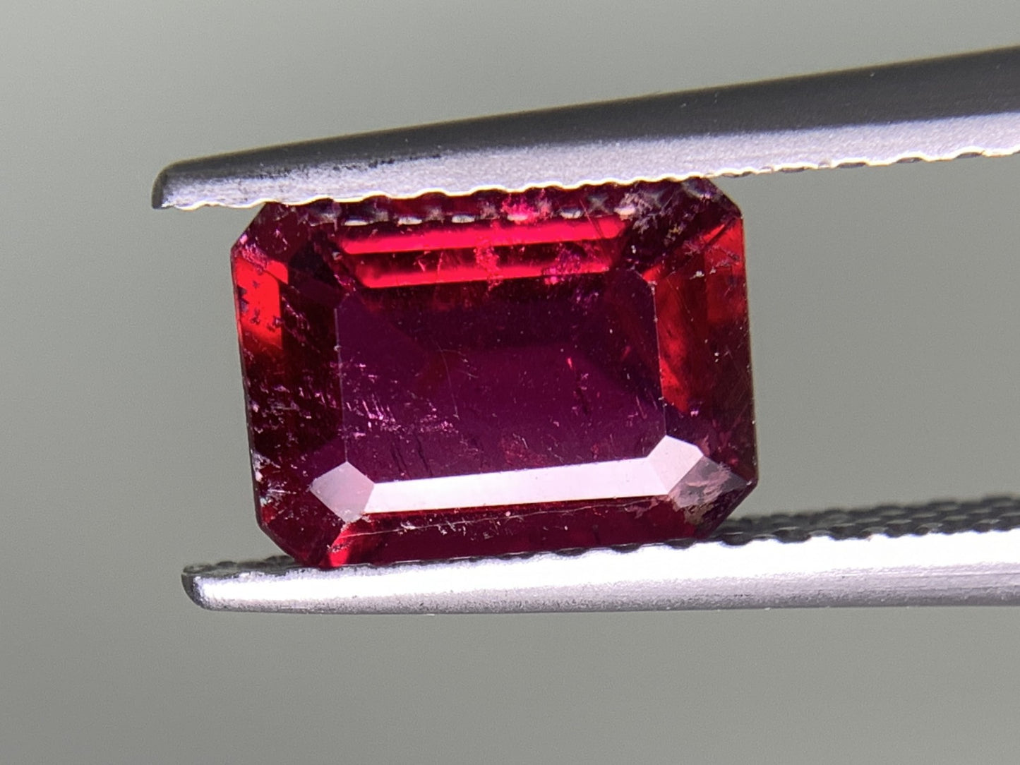 ルベライト（トルマリン） 1.459ct 宝石ソーティング付き  8.0㎜×6.0㎜×3.5㎜  ルース（ 裸石 ） 2642Y