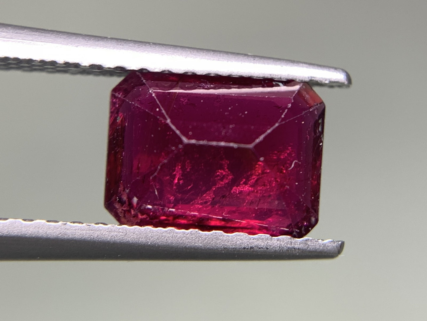 ルベライト（トルマリン） 1.459ct 宝石ソーティング付き  8.0㎜×6.0㎜×3.5㎜  ルース（ 裸石 ） 2642Y