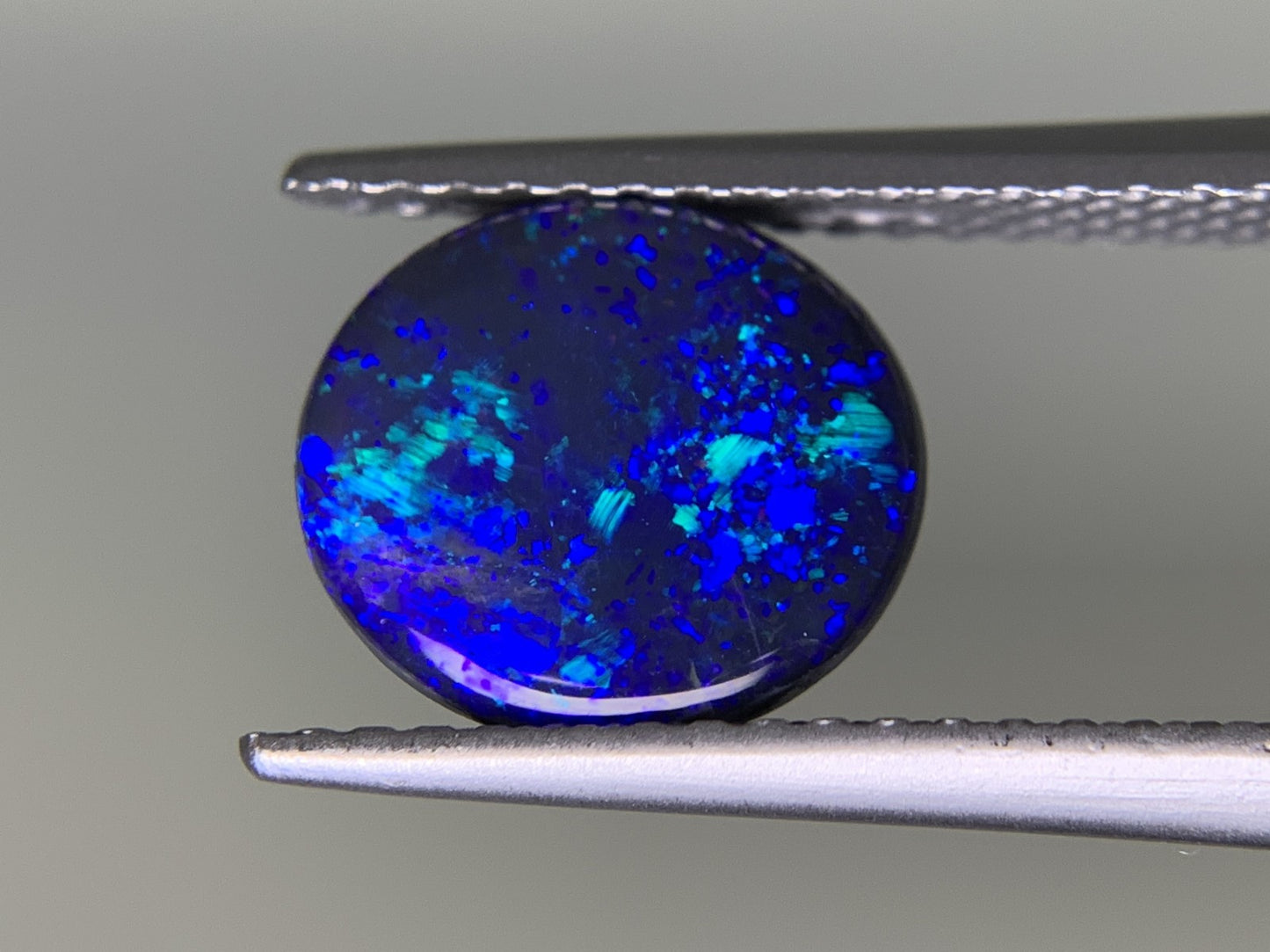 ブラックオパール 1.145ct  宝石ソーティング付き  9.1㎜×8.1㎜×2.2㎜  天然 ルース（ 裸石 ） 2665Y