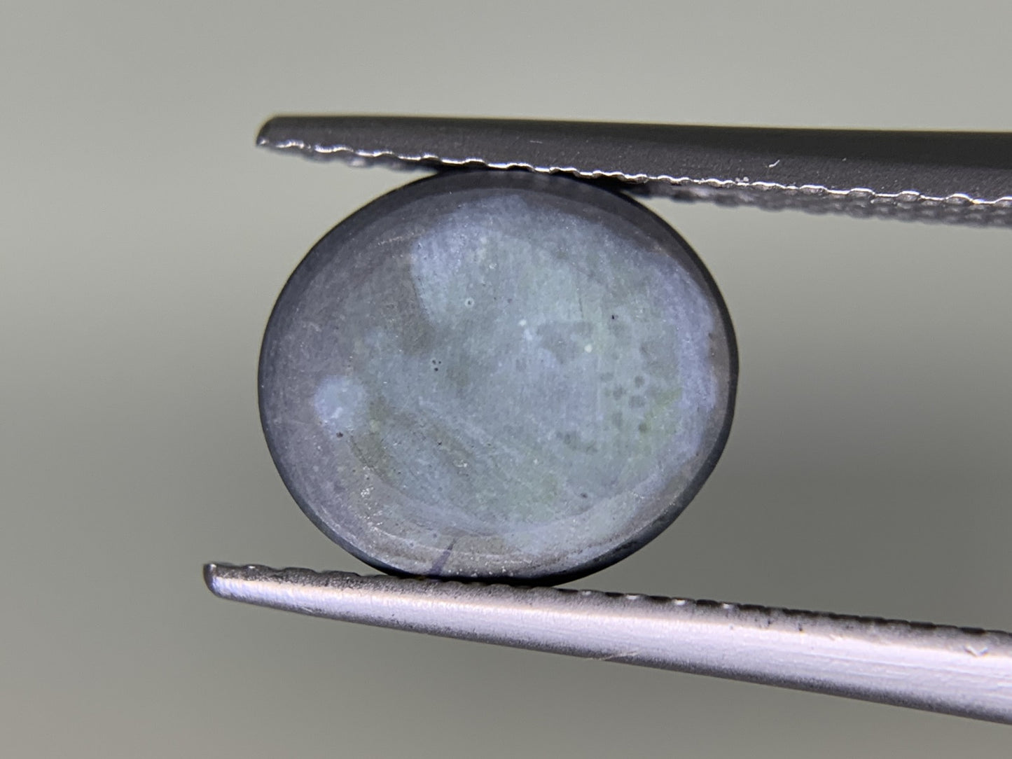 ブラックオパール 1.145ct  宝石ソーティング付き  9.1㎜×8.1㎜×2.2㎜  天然 ルース（ 裸石 ） 2665Y