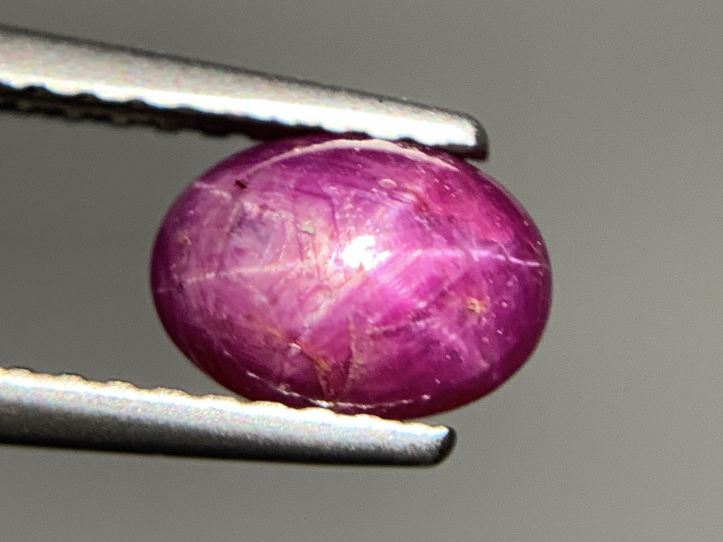 スターサファイア 1.691ct  宝石ソーティング付き  6.7㎜×5.0㎜×4.3㎜  ルース（ 裸石 ） 2714Y