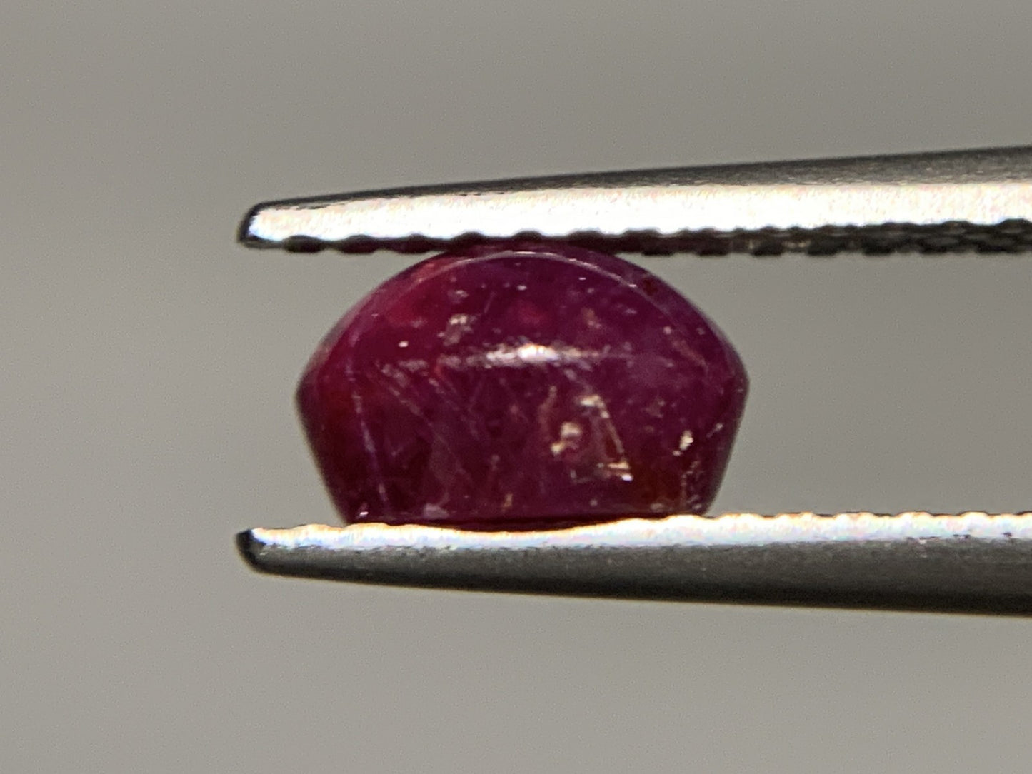 スターサファイア 1.691ct  宝石ソーティング付き  6.7㎜×5.0㎜×4.3㎜  ルース（ 裸石 ） 2714Y