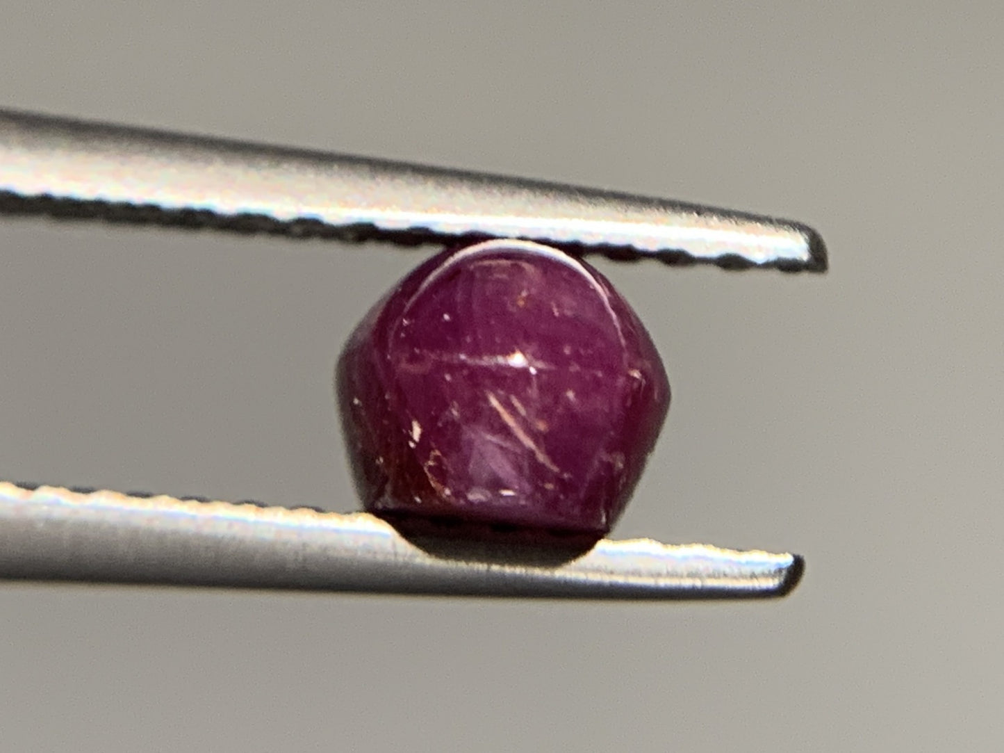 スターサファイア 1.691ct  宝石ソーティング付き  6.7㎜×5.0㎜×4.3㎜  ルース（ 裸石 ） 2714Y