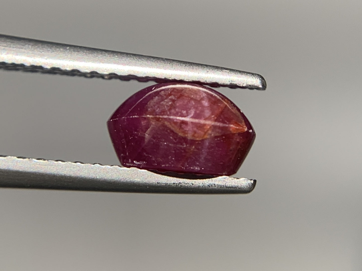 スターサファイア 1.582ct 宝石ソーティング付き 6.9㎜×5.0㎜×4.1㎜ ルース（ 裸石 ） 2715Y
