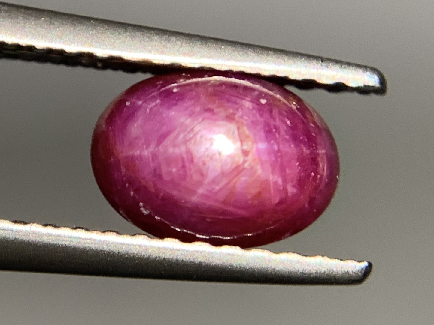 スターサファイア 1.951ct  宝石ソーティング付き  7.0㎜×5.1㎜×4.7㎜  ルース（ 裸石 ） 2725Y