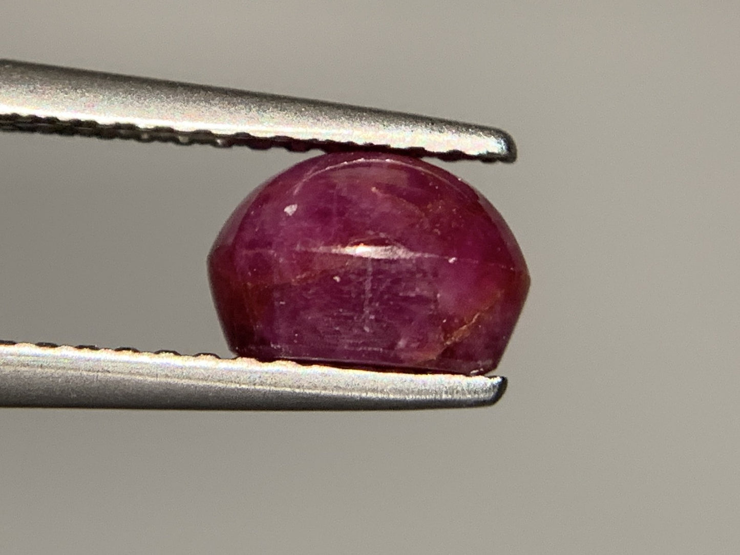 スターサファイア 1.951ct  宝石ソーティング付き  7.0㎜×5.1㎜×4.7㎜  ルース（ 裸石 ） 2725Y