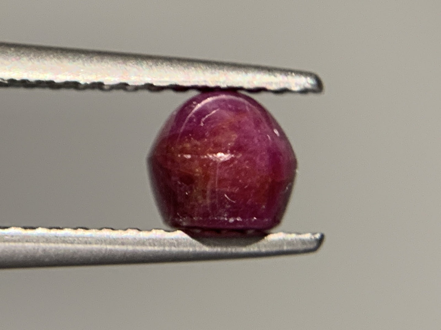 スターサファイア 1.951ct  宝石ソーティング付き  7.0㎜×5.1㎜×4.7㎜  ルース（ 裸石 ） 2725Y