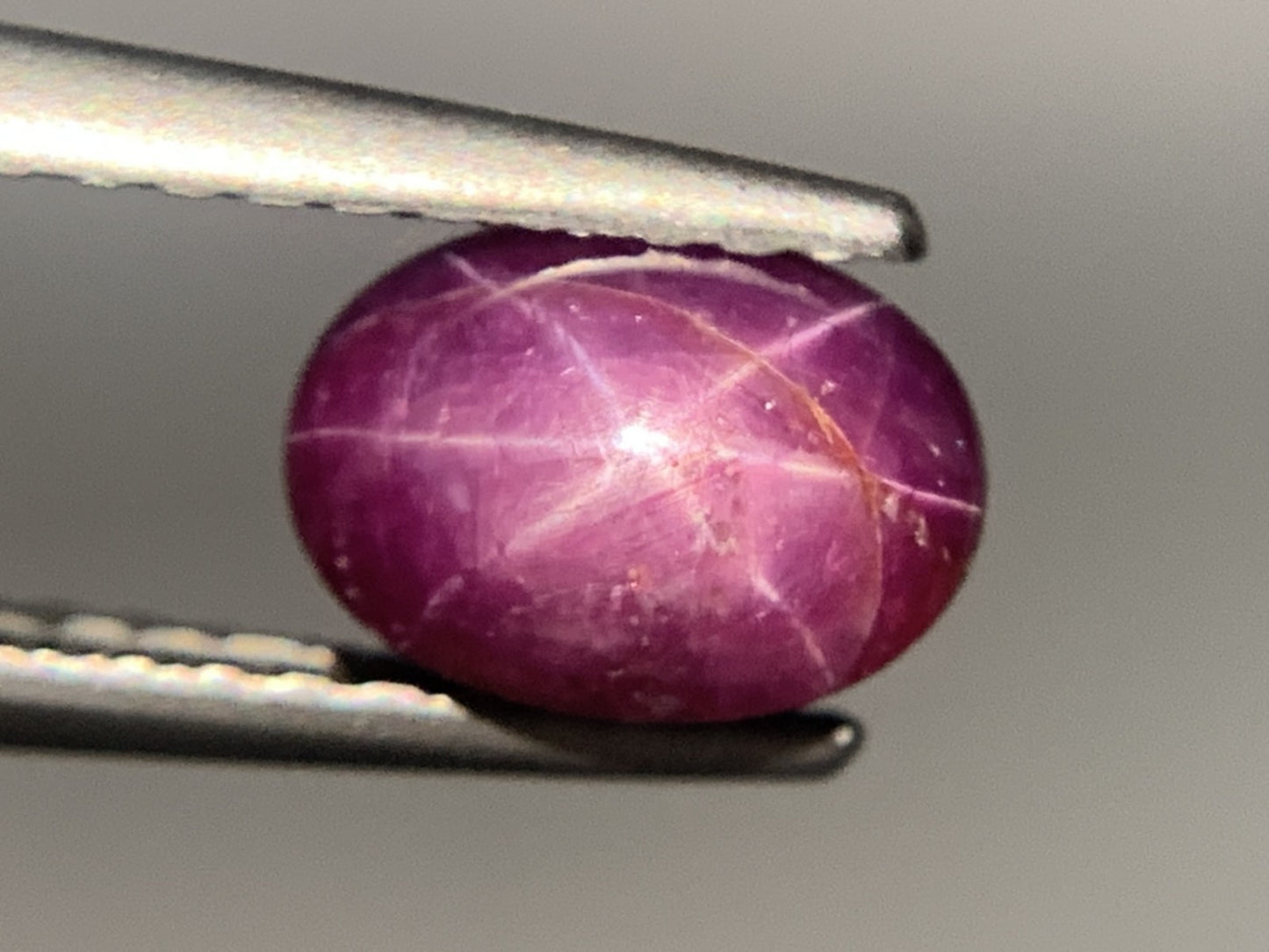 スターサファイア 1.560ct  宝石ソーティング付き  6.8㎜×5.0㎜×4.0㎜  ルース（ 裸石 ） 2734Y