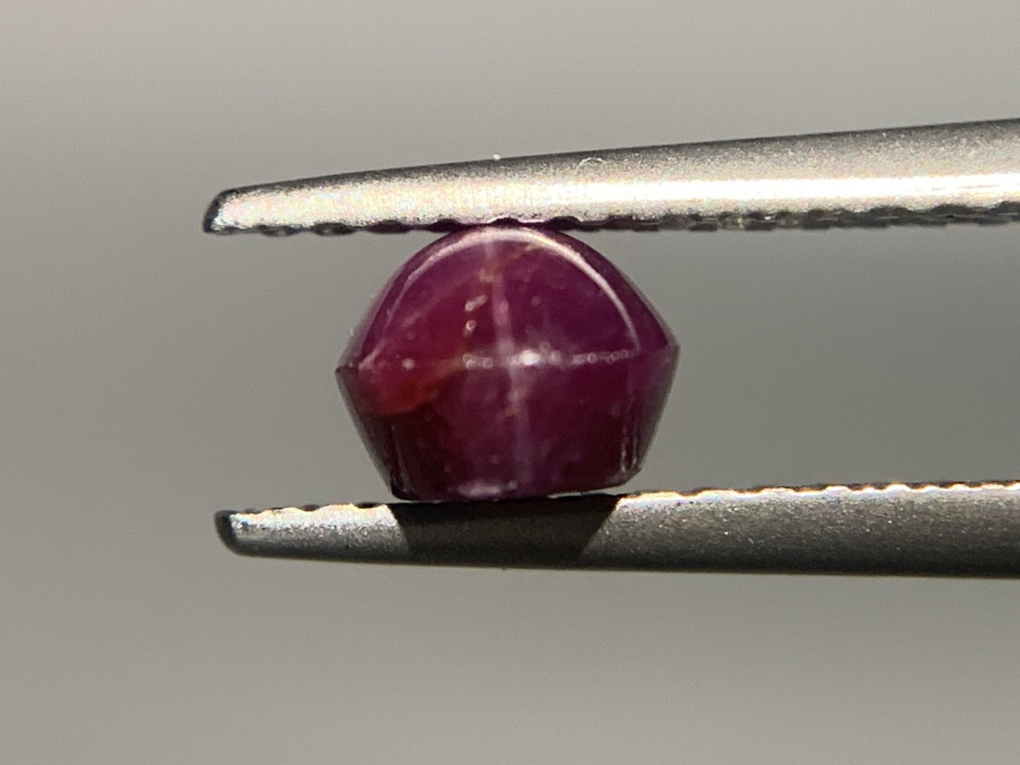 スターサファイア 1.560ct  宝石ソーティング付き  6.8㎜×5.0㎜×4.0㎜  ルース（ 裸石 ） 2734Y