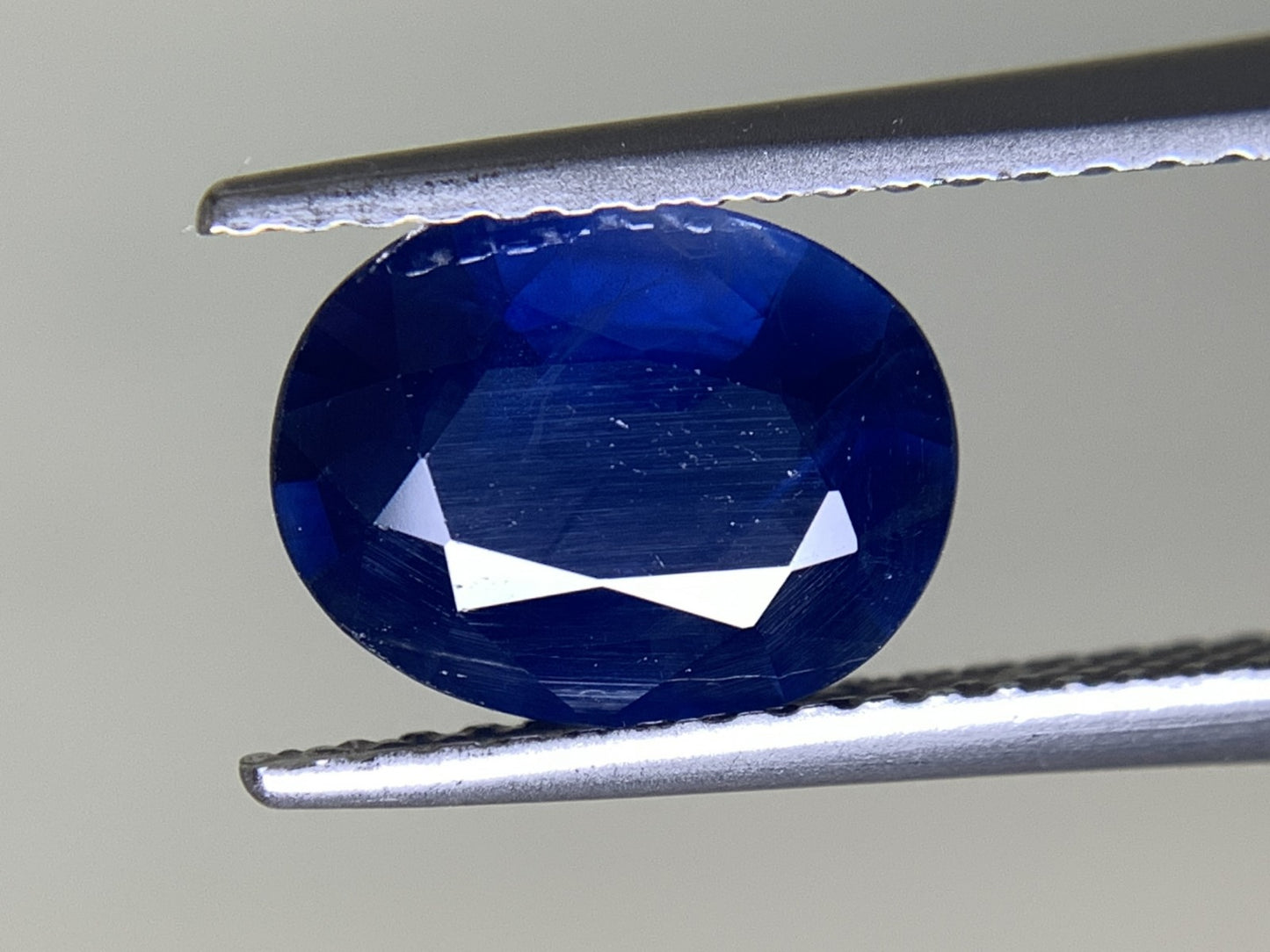サファイア 2.012ct 宝石ソーティング付き  9.0㎜×7.1㎜×3.6㎜  ルース（ 裸石 ） 2809Y