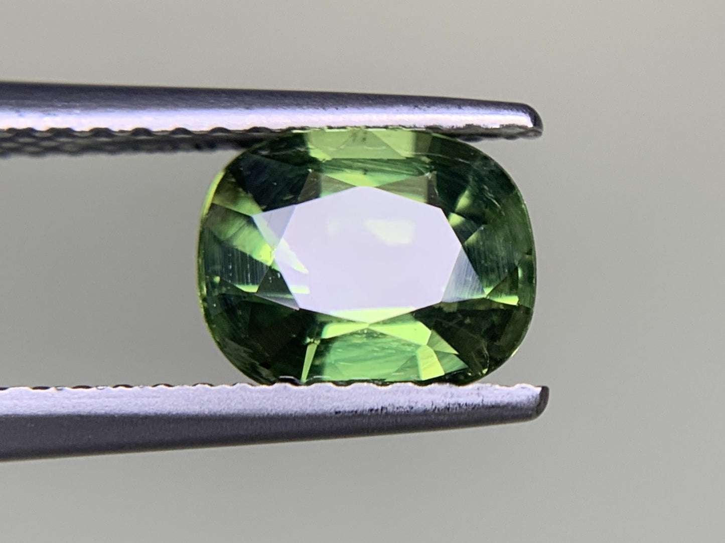 グリーンサファイア 1.441ct 宝石ソーティング付き 7.2㎜×6.0㎜×3.5㎜ ルース（ 裸石 ） 2826Y