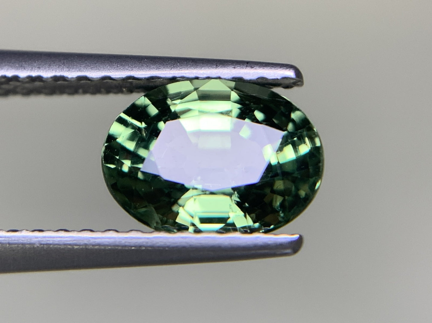 サファイア 1.715ct 宝石ソーティング付き  7.8㎜×6.0㎜×4.1㎜  ルース（ 裸石 ） 2842Y