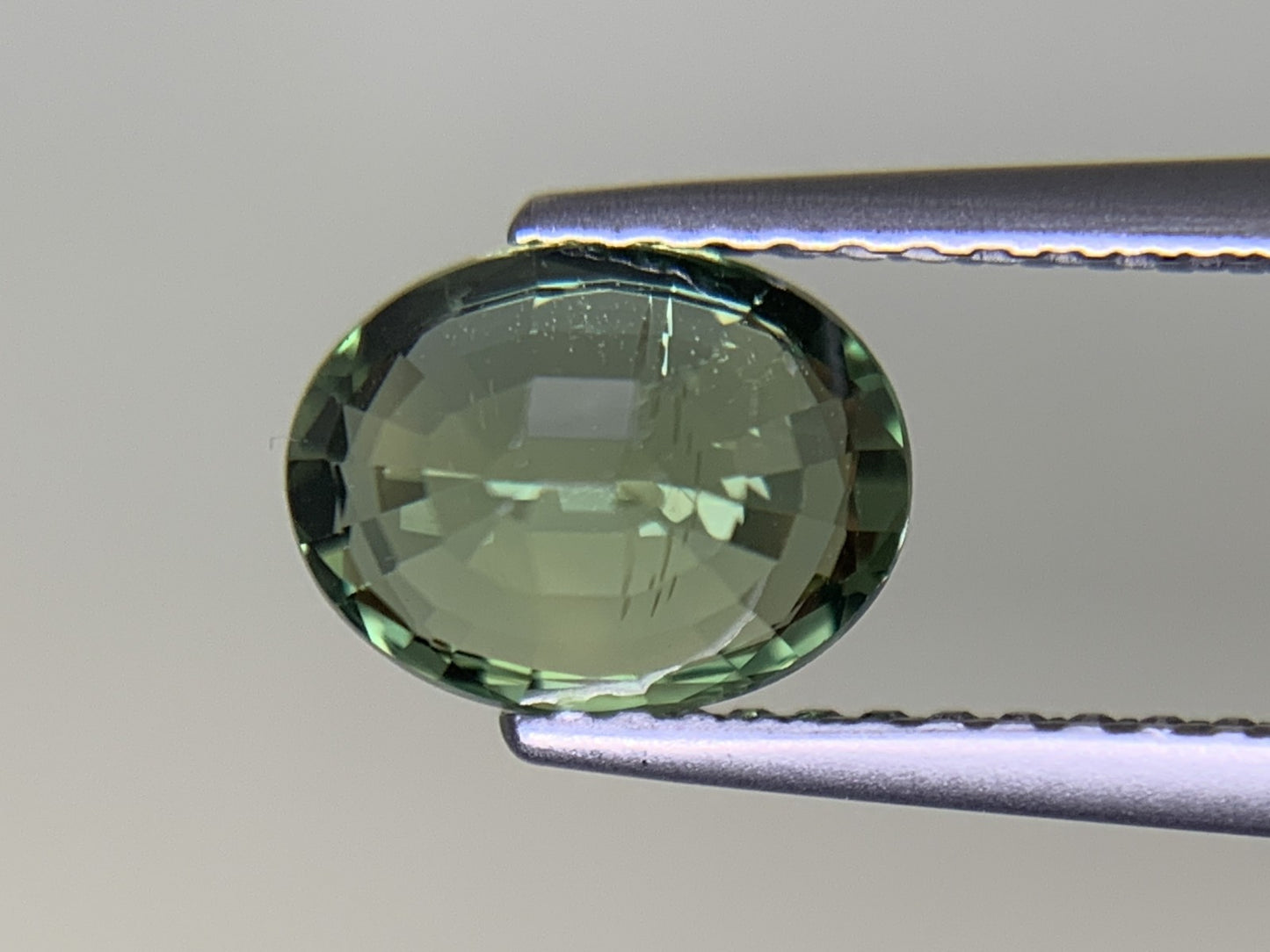 サファイア 1.715ct 宝石ソーティング付き  7.8㎜×6.0㎜×4.1㎜  ルース（ 裸石 ） 2842Y