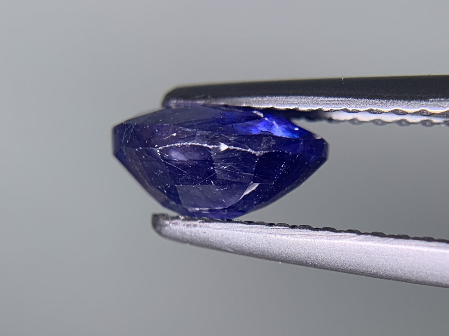 宝石ソーティング付き　 天然 サファイア 1.883ct　 縦8.0㎜×横6.1㎜×高さ4.0㎜　 ルース（ 裸石 ）　 2856Y