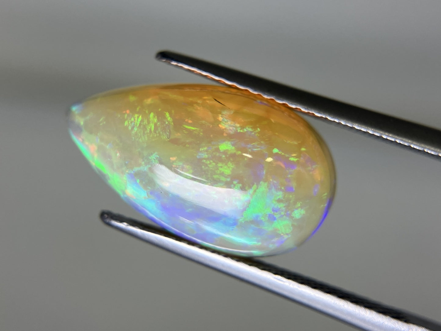 オパール 6.304ct　ハニカム　宝石ソーティング付 縦18.3㎜×横10.4㎜×高さ7.1㎜　 ルース（ 裸石 ）　 2913YY