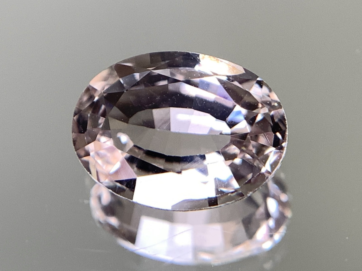 サファイア 1.776ct 中央宝石ソーティング付き 8.89㎜×6.67㎜×3.17㎜ ルース（ 裸石 ） 2931Y
