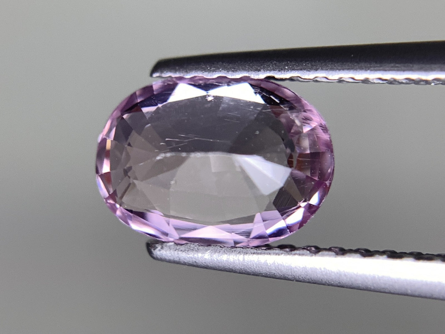 ファンシーカラーサファイア 1.644ct 宝石ソーティング付き  8.24㎜×5.99㎜×3.82㎜  ルース（ 裸石 ） 2938Y