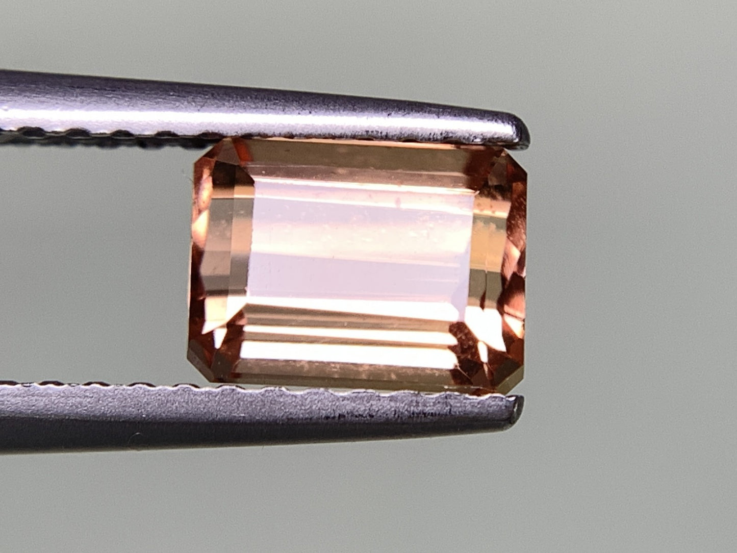 インペリアルトパーズ 1.489ct 宝石ソーティング付き  6.6㎜×5.0㎜×4.0㎜  ルース（ 裸石 ） 2958Y