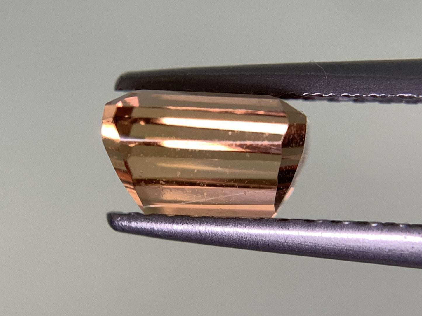 インペリアルトパーズ 1.489ct 宝石ソーティング付き  6.6㎜×5.0㎜×4.0㎜  ルース（ 裸石 ） 2958Y