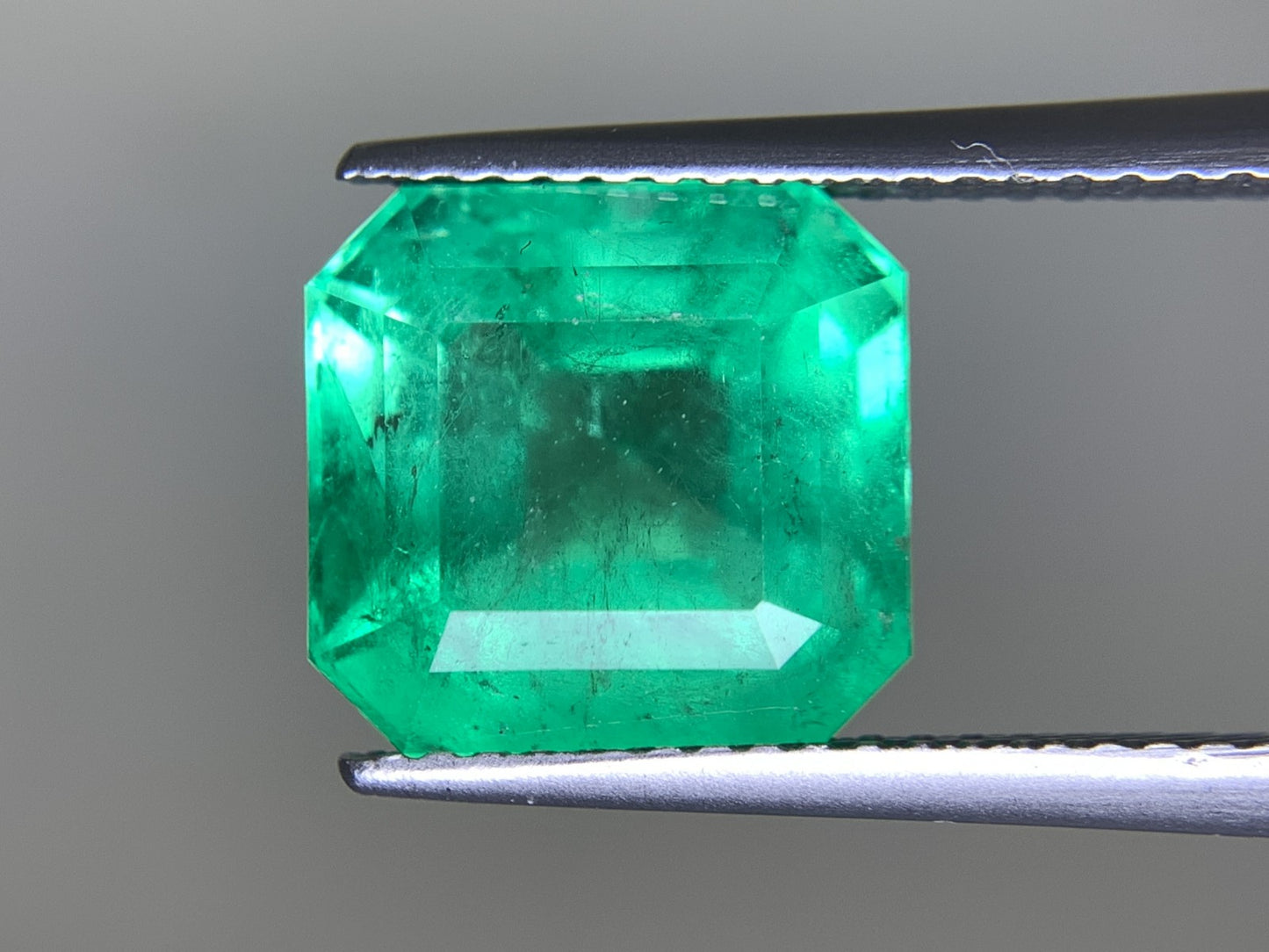 エメラルド 5.700ct 宝石ソーティング付き  10.28㎜×9.80㎜×8.05㎜  ルース（ 裸石 ） 2994Y